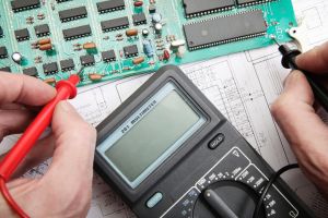 Komponenten-Service: Prüfung, Konfiguration und Reparatur (-vorschläge)